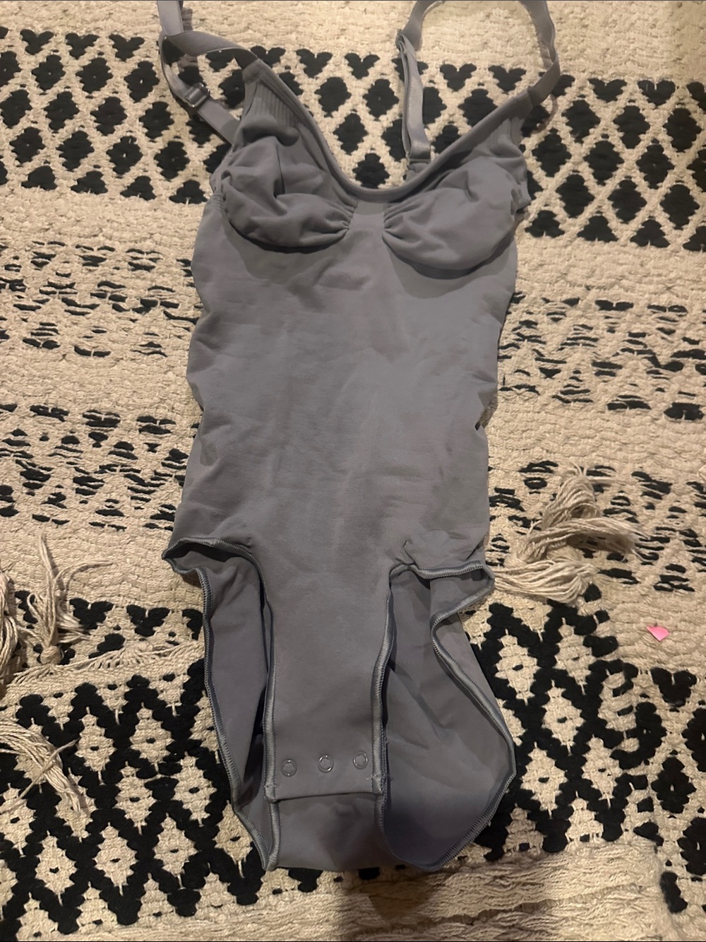 Skims seamless sculpt brief bodysuit. Oyster size XS